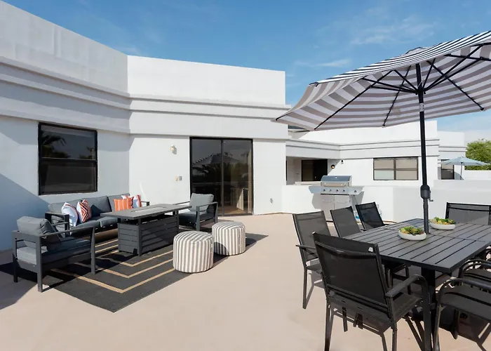 Vega - Private Balcony - In Old Town *